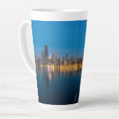 Noordelijke Chicagos stadsgezicht Latte mok (Linkerhoek)