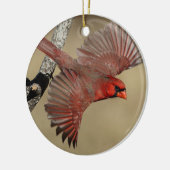 noordelijke kardinaal in de vlucht keramisch ornament (Links)