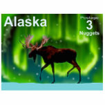 Noordelijke Lichten Moose - Alaska Postage Fotobeeldje Magneet<br><div class="desc">Dit is een van de postzegels van een mythische onafhankelijke Alaska. Een ooit zo licht gestileerd afbeelding van een mos gesilhoueterd tegen de groene en gloeiende noordelijke lichten. Er wordt ook tekst weergegeven met de letters "Alaska" en "Postage 3 nuggets".</div>