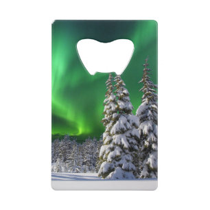 Noordelijke lichten tijdens de winter creditkaart flessenopener