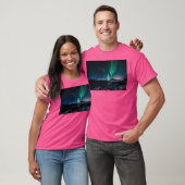 Noorderlicht boven de bergen in de nacht t-shirt (Unisex)