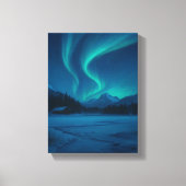 Noorderlicht boven een bevroren hut canvas afdruk (Voorkant)