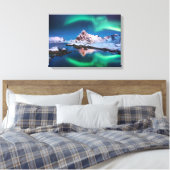 Noorderlicht en besneeuwde bergen canvas afdruk (Insitu (Slaapkamer))