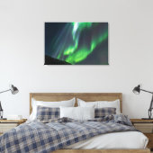 Noorderlicht gloeiend | Noord-IJsland Canvas Afdruk (Insitu (Slaapkamer))
