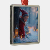 Noordpool Elf in de winter Metalen Ornament (Rechts)