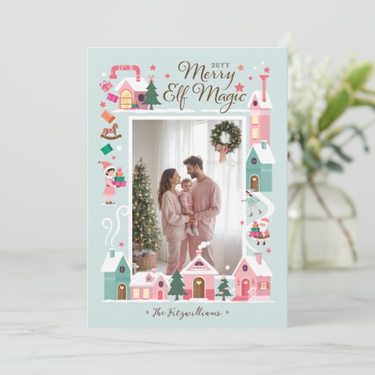 Noordpool Roze Elf Workshop Santa Foto Feestdagenkaart (Staand voorkant)