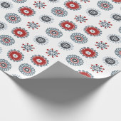 Noordse Folk Art Red Blue Circles en Flowers Cadeaupapier (Hoek)