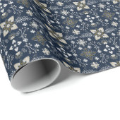 Noordse witte en gouden bloemen op blauwe achtergr cadeaupapier (Rol Hoek)