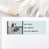 Noors Elkhound bij Village Painting - Dog Art Etiket (Insitu)