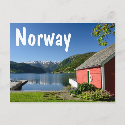 Noors fjord uitzicht met rood botenhuis briefkaart (Voorkant)