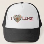 Noors Rosemaling I Heart Lefse Trucker Pet<br><div class="desc">Dit pet is voorzien van een Noors Rosemaling-stijl Folk Art Heart-ontwerp dat past bij de zinsnede I hartlefse (I love lefse). De kleuren zijn rood,  blauw,  groen en gouden geel.</div>