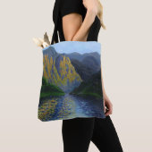 Noorse fjord nadert zonsondergang tote bag (Dichtbij)