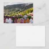 Noorse stad met bergen op de achtergrond notitiekaartje (Voorkant / Achterkant)