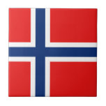 Noorse vlag Ceramic Tile Tegeltje<br><div class="desc">Dit ontwerp bestaat uit de Noorse vlag die slim is omgevormd tot het vierkant tegeloppervlak. Een decoratief en nuttig artikel dat een perfect geschenk zou zijn voor degenen die zich Noorwegen willen herinneren.</div>