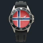 Noorse vlag (Noorwegen) Horloge<br><div class="desc">Dit ontwerp is voorzien van de nationale vlag van Noorwegen (officieel bekend als het Koninkrijk Noorwegen), een Noords land in Noord-Europa. Het continentale grondgebied van Noorwegen omvat het westerne en noordelijkste deel van het Scandinavische schiereiland. Mainland Noorwegen, het afgelegen eiland Jan Mayen en de archipel van Svalbard vormen metropolitan Noorwegen,...</div>