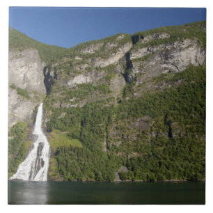 Noorwegen, Geirangerfjord (UNESCO), Geiranger. Tegeltje