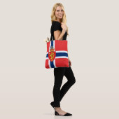 Noorwegen, Noorse vlag, met wapenschild/blauw Tote Bag (Op model)