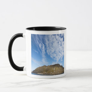 Noorwegen, Svalbard, Wolken boven steile kliffen Mok