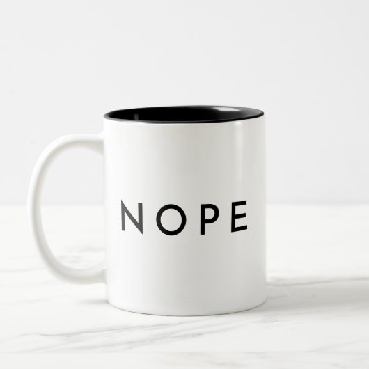 NOPE Modern Trendy Typografie Tweekleurige Koffiemok (Links)