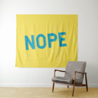 NOPE - Verstoorde Typografie in Blauw en Geel