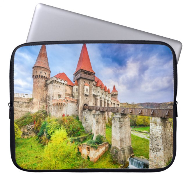 Nopreen laptophoes 15 inch Corvin castle Laptop Sleeve (Voorkant)