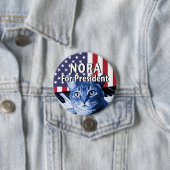 Nora voor President Button in blauw #4 (In situ)