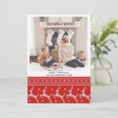 Nordic Sweater Red Pattern | Vliegrendier Feestdagenkaart (Staand voorkant)