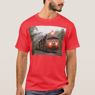 Norfolk Southern 7557 at Gardner T-shirt