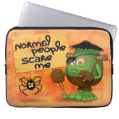 'Normal People Scare Me' Humoureuze Frankenstein Laptop Sleeve (Voorkant)