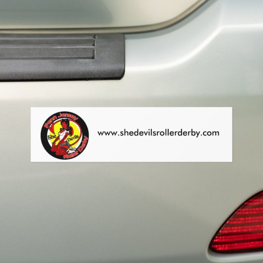 normal_shedevilslogo, www.shedevilsrollerderby.com bumpersticker (Op auto)