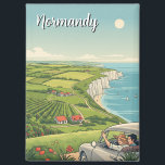 Normandië Frankrijk Reizen Magneet<br><div class="desc">Normandië, gelegen in het noorden van Frankrijk langs het Kanaal, is een regio rijk aan geschiedenis, natuurlijke schoonheid en cultureel erfgoed. Bekend om zijn dramatische kliffen aan de kust, glooiend groen platteland en charmante vakwerkdorpen, biedt Normandië een rustige maar historisch belangrijke ontsnapping. Het was hier, op 6 juni 1944, dat...</div>