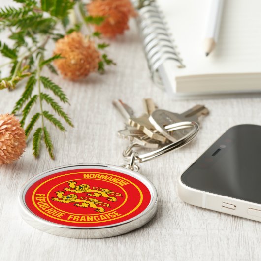 Normandie Round Emblem Sleutelhanger (Zijkant)