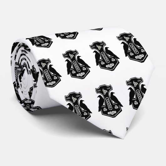 Norse Thor's Hammer met Ravens Stropdas (Opgerold)