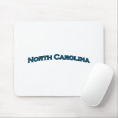 North Carolina Arched Text Logo Muismat (Met muis)