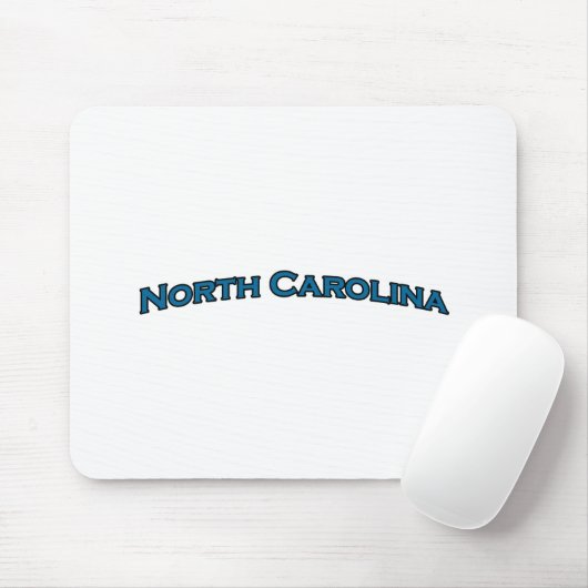 North Carolina Arched Text Logo Muismat (Met muis)
