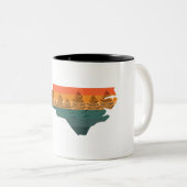 North Carolina Tree Silhouette Tweekleurige Koffiemok (Voorkant rechts)