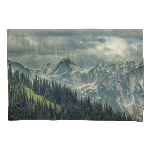 North Cascade: Majestic Mountain Peak. Kussensloop (Voorkant)
