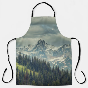 North Cascade: Majestic Mountain Peak. Schort