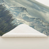 North Cascade: Majestic Mountain Peak. Sherpa Deken (3/4)