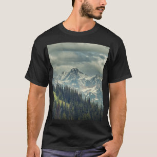North Cascade: Majestic Mountain Peak. T-shirt