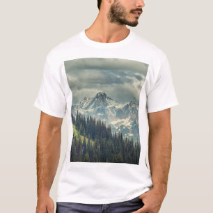 North Cascade: Majestic Mountain Peak. T-shirt
