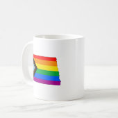 North Dakota State Pride LGBTQ Progress Pride Koffiemok (Voorkant links)