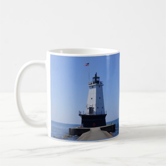North Pierhead Lighthouse, Ludington, MI  Koffiemok (Links)