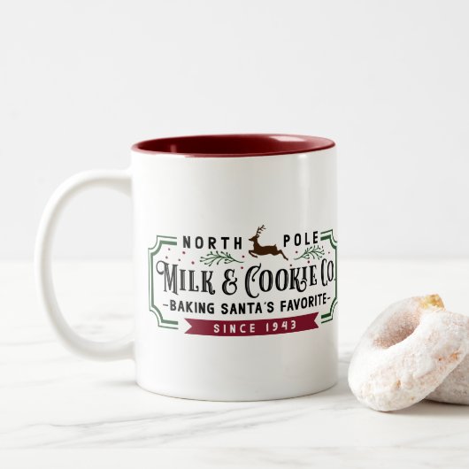 North Pole MIlk & Cookie Co. Tweekleurige Koffiemok (Met donut)