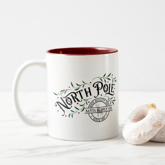 North Pole Supply Co. Tweekleurige Koffiemok (Met donut)