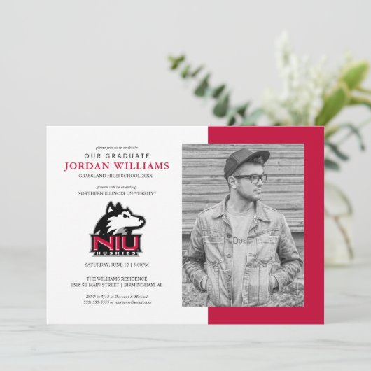 Northern Illinois Huskies | Afstuderen Aankondiging (Staand voorkant)