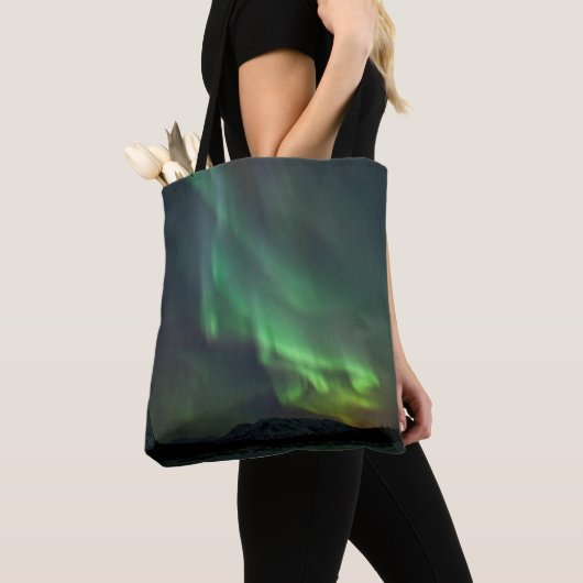 Northern Lights | Whitehorse, Yukon Tote Bag (Dichtbij)