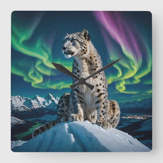 “Northern Sky Wanderer” – Snow Leopard Portrait Vierkante Klok (Voorkant)
