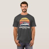 Northport NY Boating 70s Retro Boat T-shirt (Voorkant volledig)