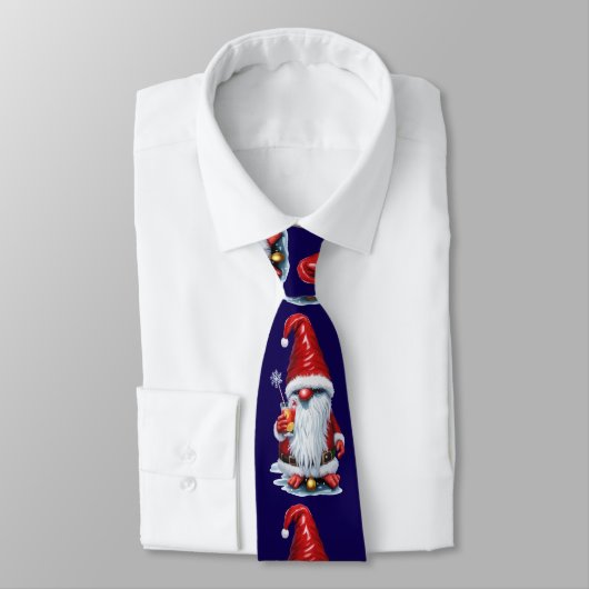 Norwegian Gnome Holding A Cranberry Juice Cocktail Stropdas (Gebonden)